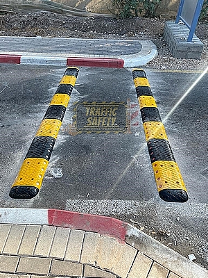 lines of speed bumps 10kmh