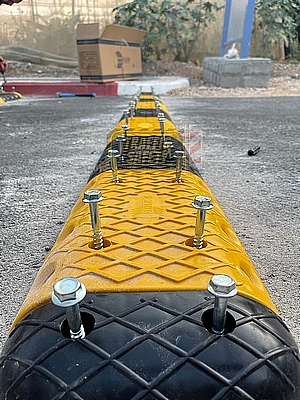 speed bumps 10kmh with screws
